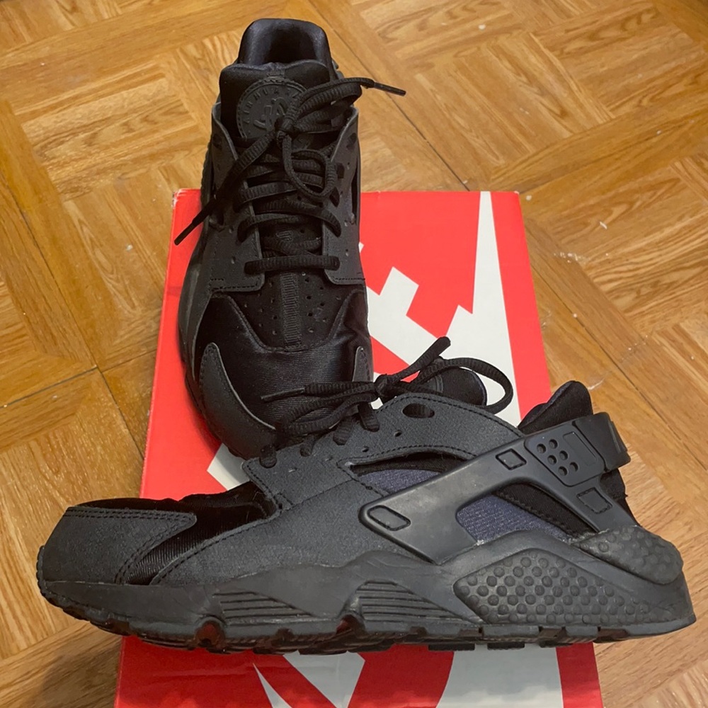 Nike Ladies Huarache Sneakers